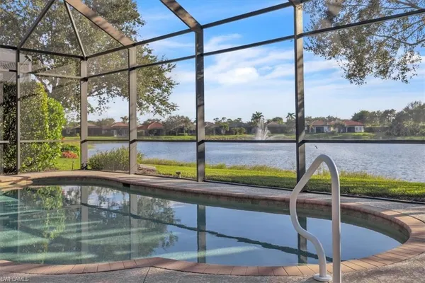 a view of entryway with a front door