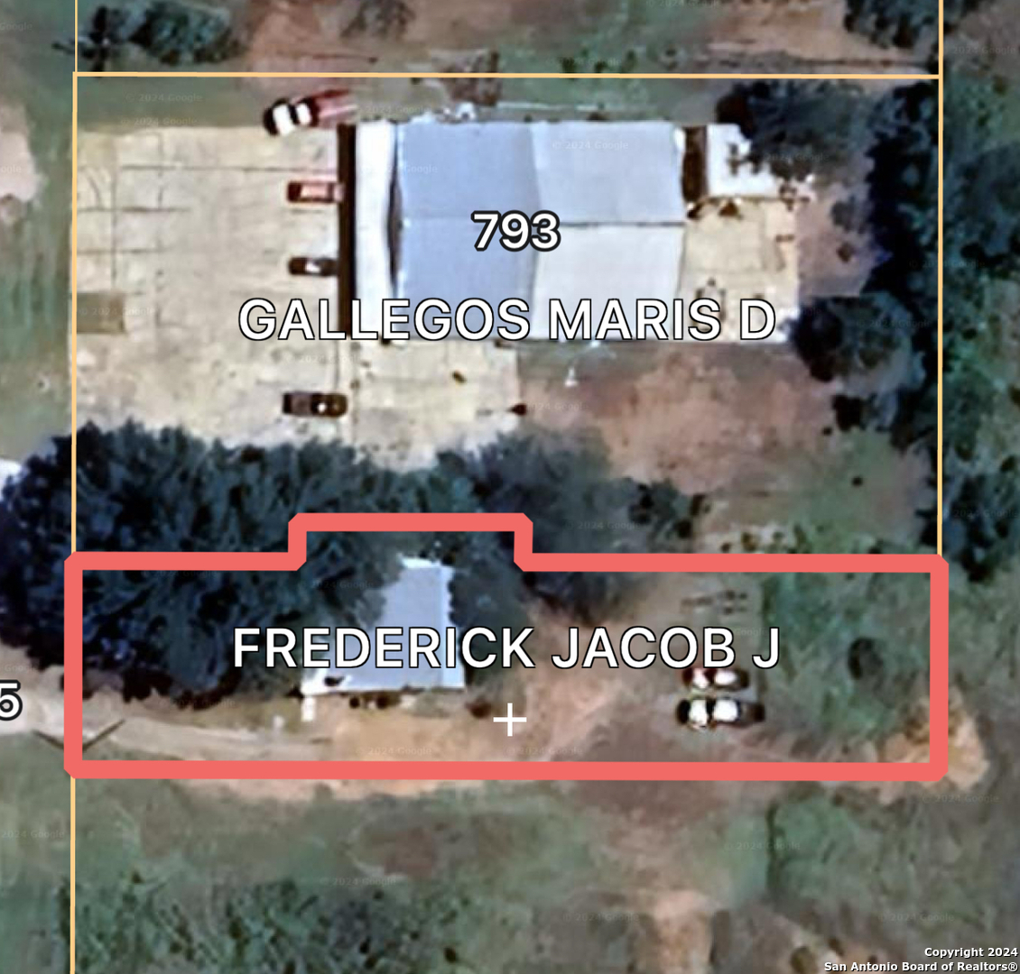 795 Highway 16 Jourdanton, TX 78026 - Photo 2 of 25