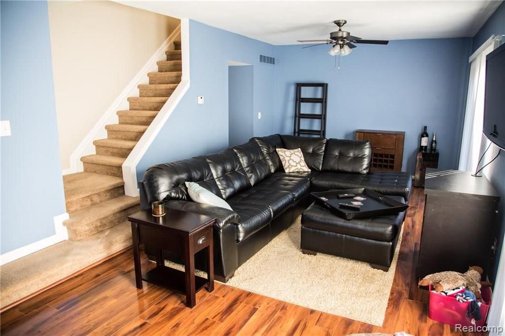 1467 Carriage Lane Rochester Hills, MI 48306 - Photo 19 of 28