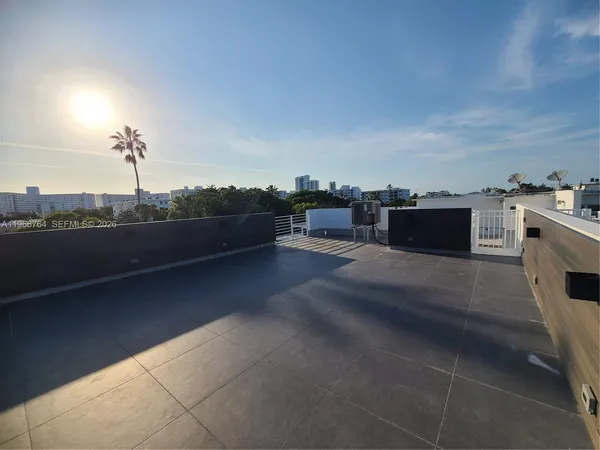 $6,000 | 825 Michigan Avenue, Unit 7, Miami Beach, FL 33139