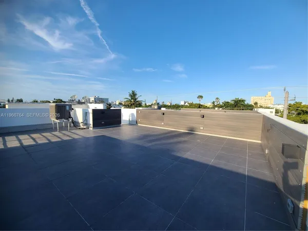 $6,000 | 825 Michigan Avenue, Unit 7, Miami Beach, FL 33139