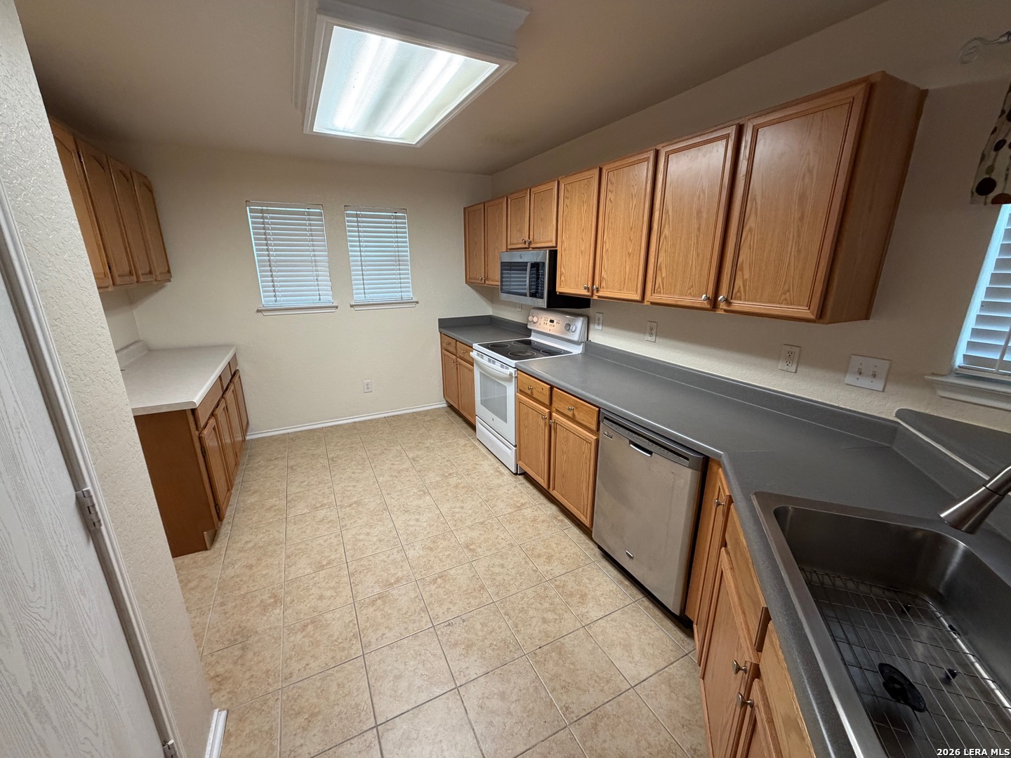 14 Adkins Ridge San Antonio, TX 78239 - Photo 3 of 17