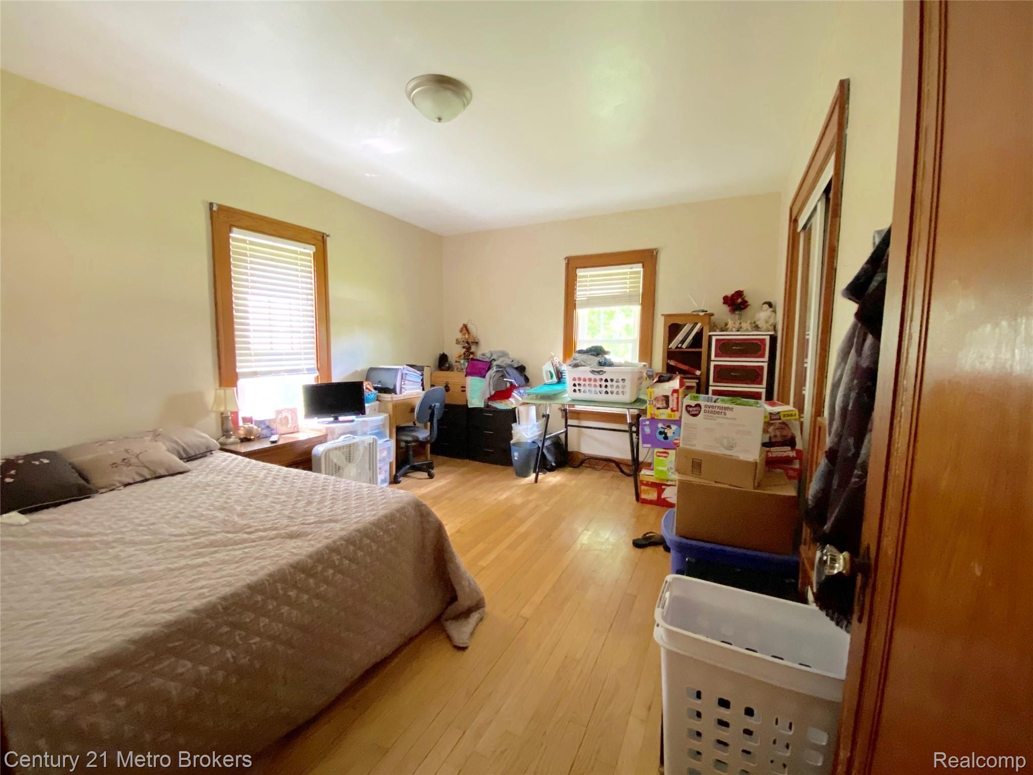 5164 Davison Road Burton, MI 48509 - Photo 17 of 20 IMG_7498.jpg