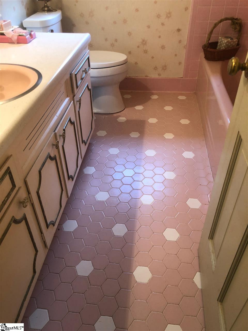 114 Covington Road Greenville, SC 29617 - Photo 34 of 35 Gallery Image 34