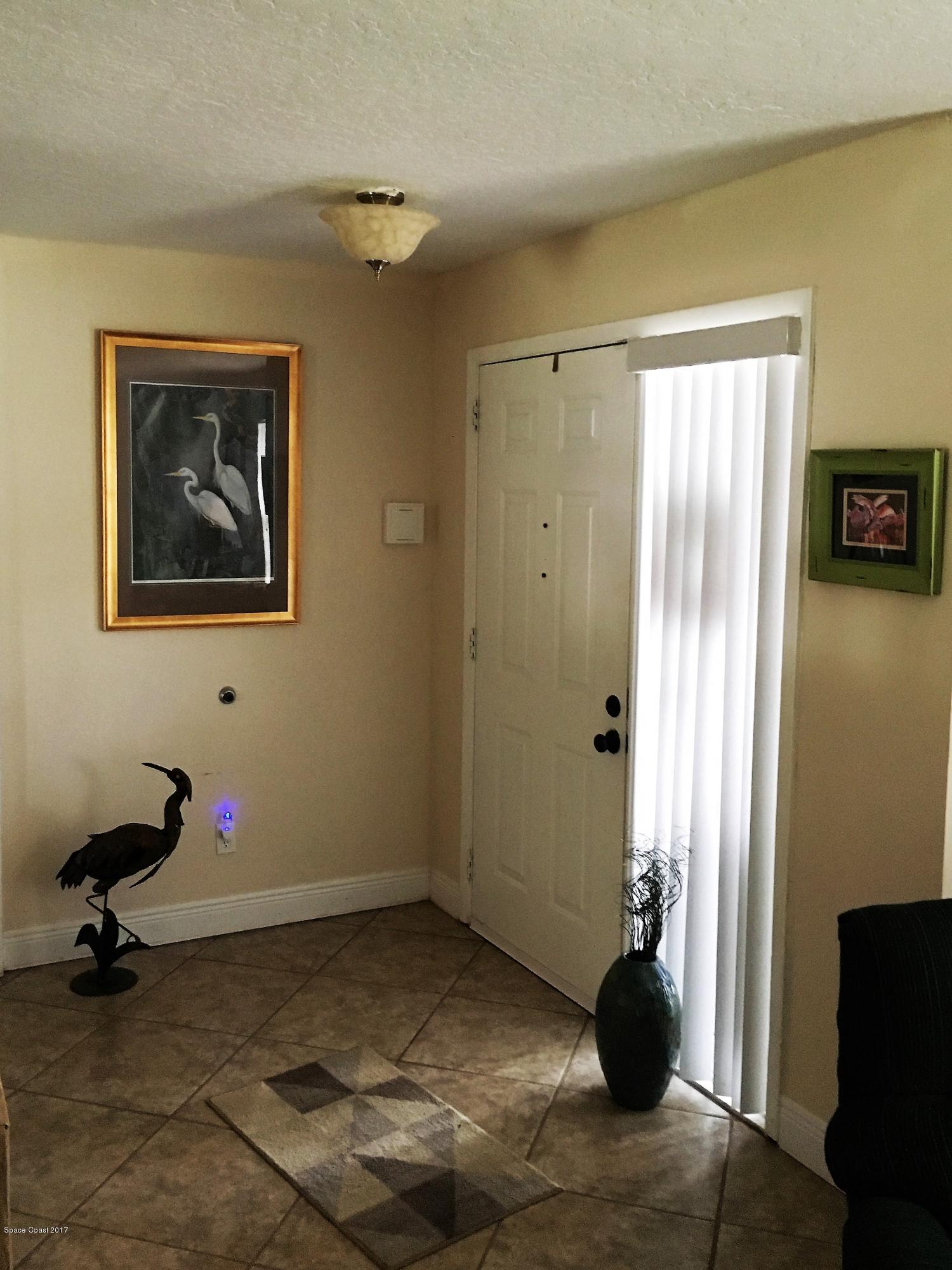 2395 Pepperwood Road Melbourne, FL 32935 - Photo 4 of 20 Entry