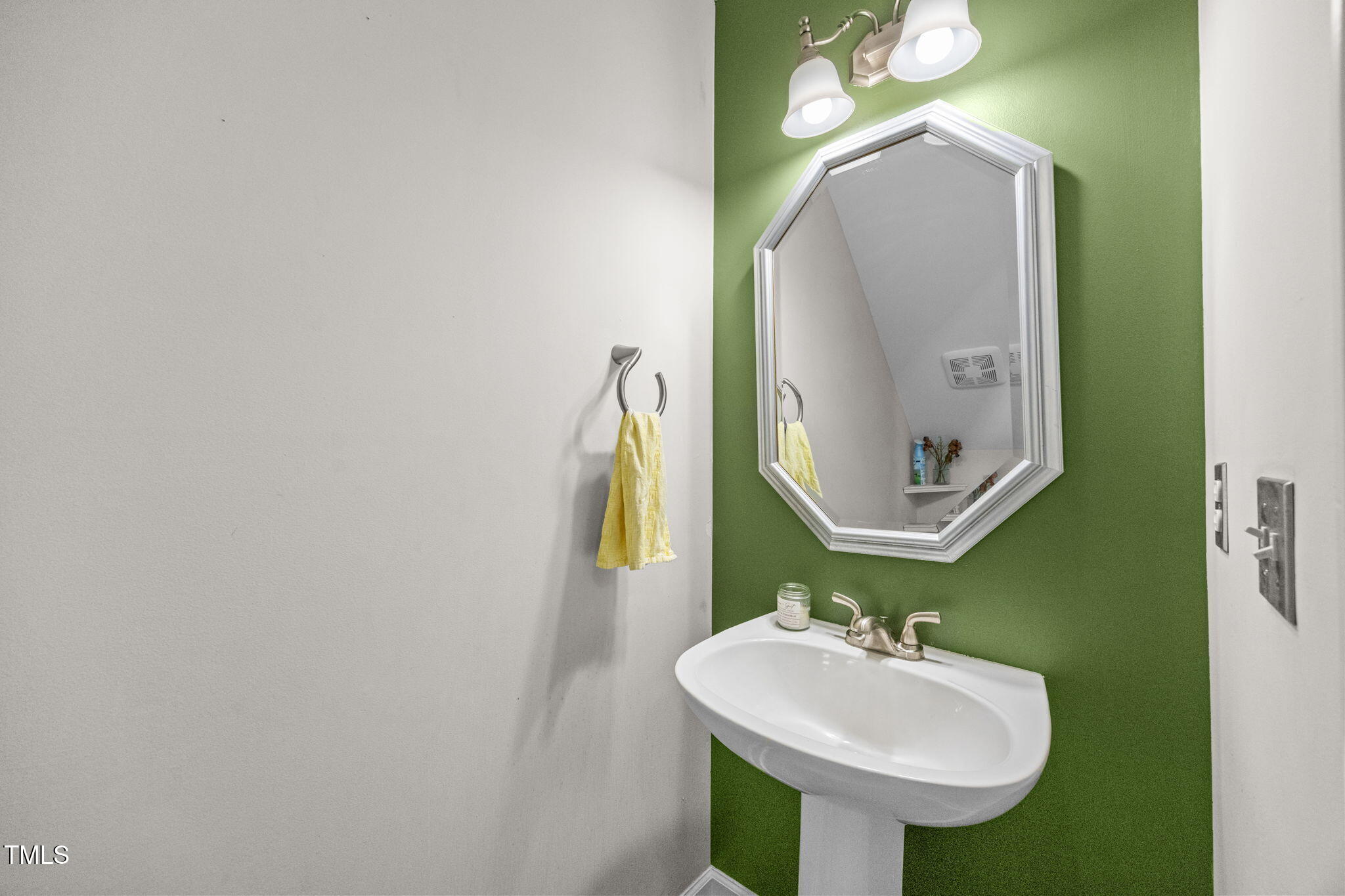 1901 Longwood Drive Raleigh, NC 27612 - Photo 11 of 43 12