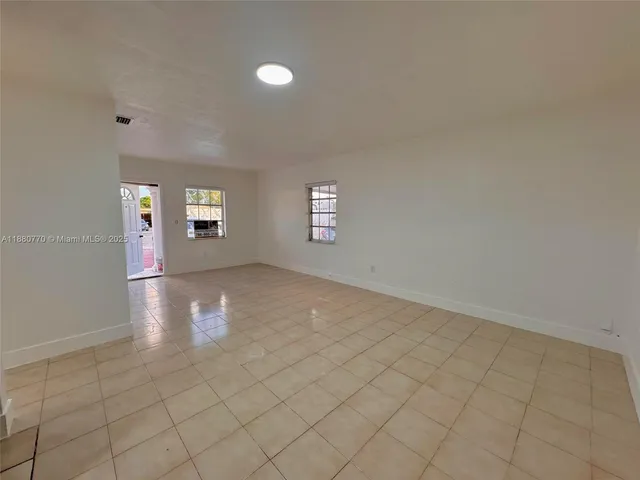 $2,250 | 541 East 38th Street, Unit FRONT, Hialeah, FL 33013