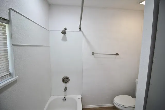 $1,195 | 709 Rosehill Road, Terrell, TX 75160