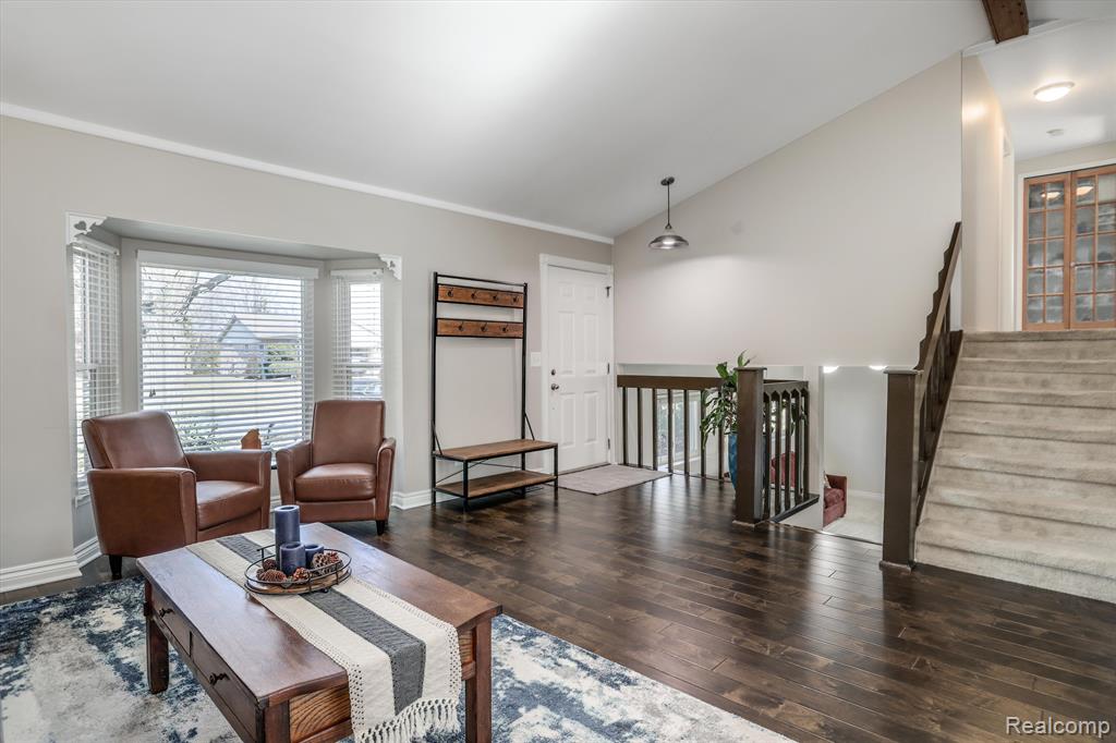 2063 Warrington Road Rochester Hills, MI 48307 - Photo 6 of 32