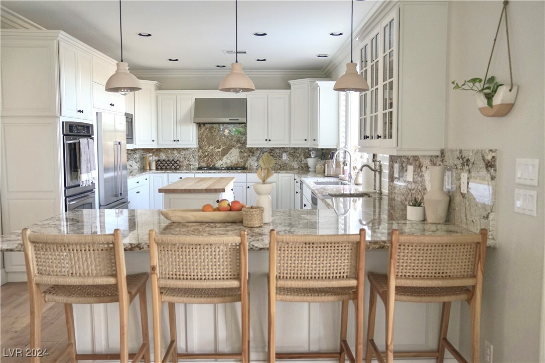 2468 Ram Crossing Way Henderson, NV 89074 - Photo 3 of 20 Kitchen