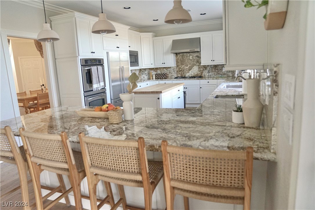 2468 Ram Crossing Way Henderson, NV 89074 - Photo 4 of 20 Kitchen