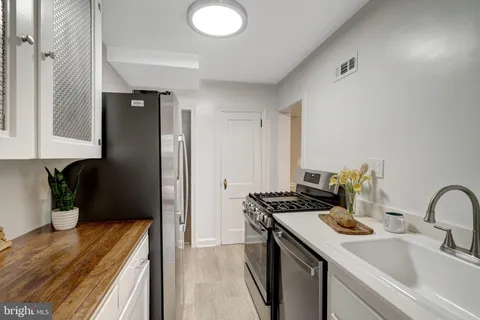$699,900 | 4789 21st Road North, Arlington, VA 22207