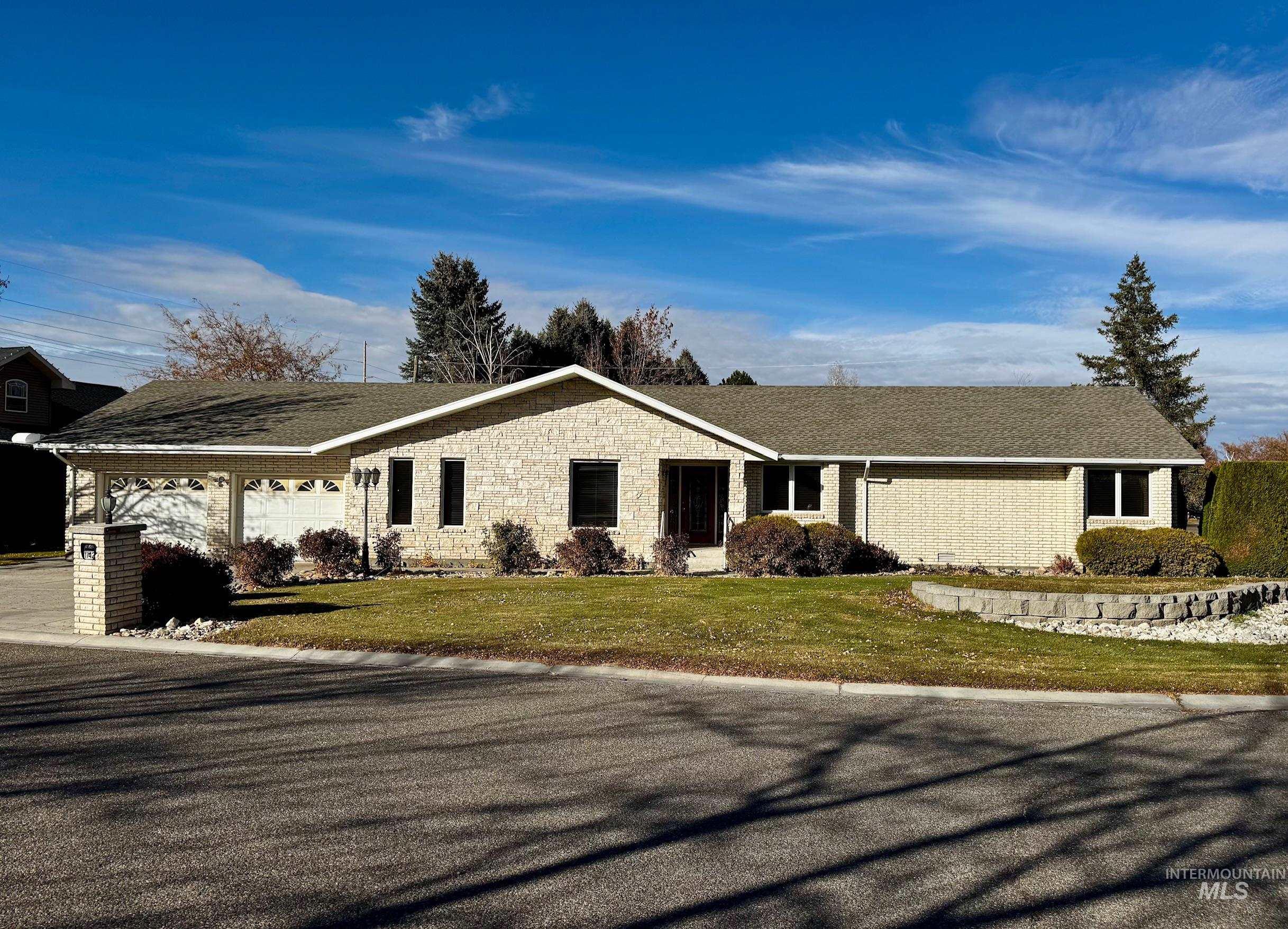 1142 Fairview Avenue Rupert, ID 83350 - Photo 2 of 43