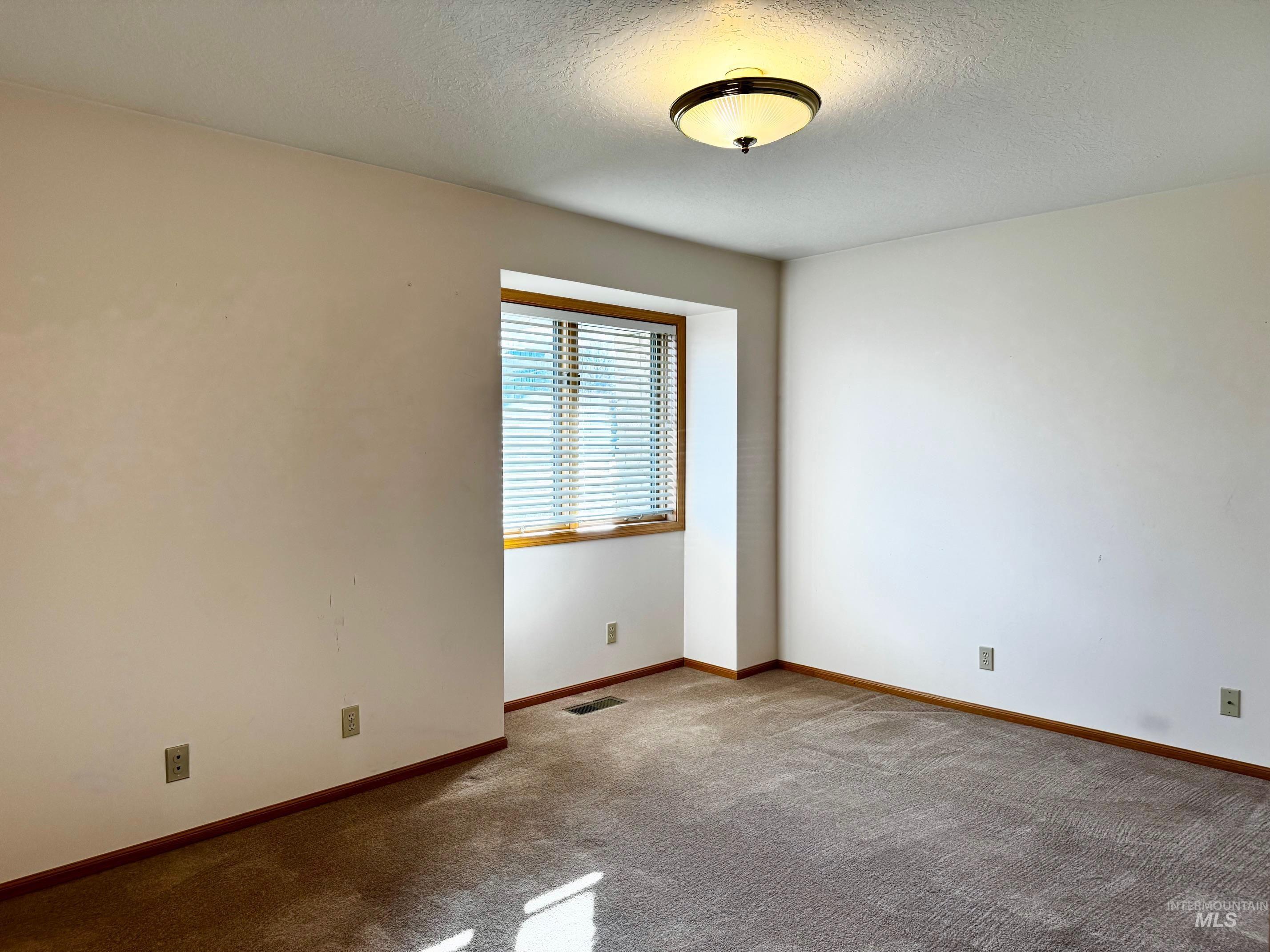 1142 Fairview Avenue Rupert, ID 83350 - Photo 22 of 43