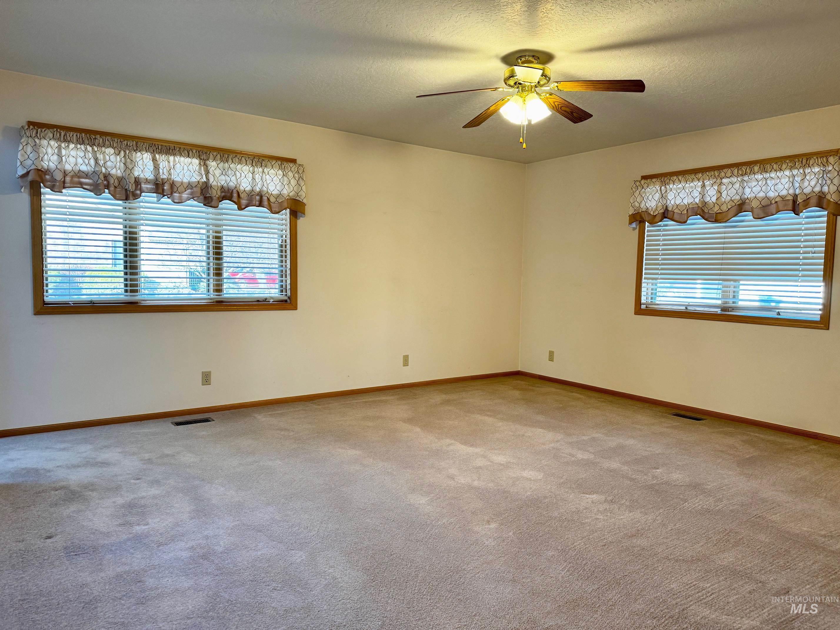 1142 Fairview Avenue Rupert, ID 83350 - Photo 28 of 43