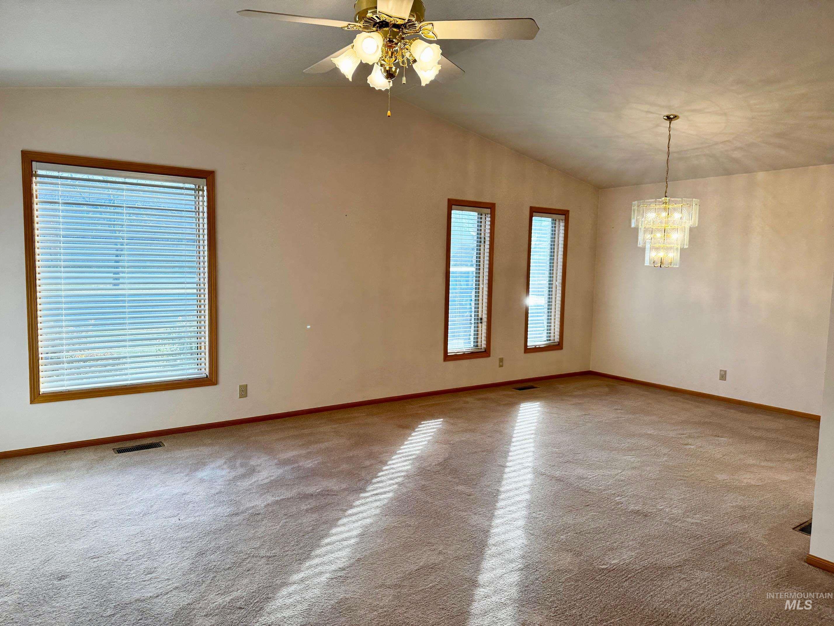 1142 Fairview Avenue Rupert, ID 83350 - Photo 7 of 43