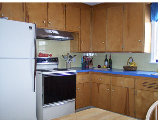 23 Rachel Road Reading, MA 01867 - Photo 3 of 18 Gallery Image 3