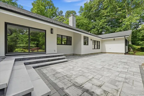 $2,195,000 | 4 Short Path, Nissequogue, NY 11780