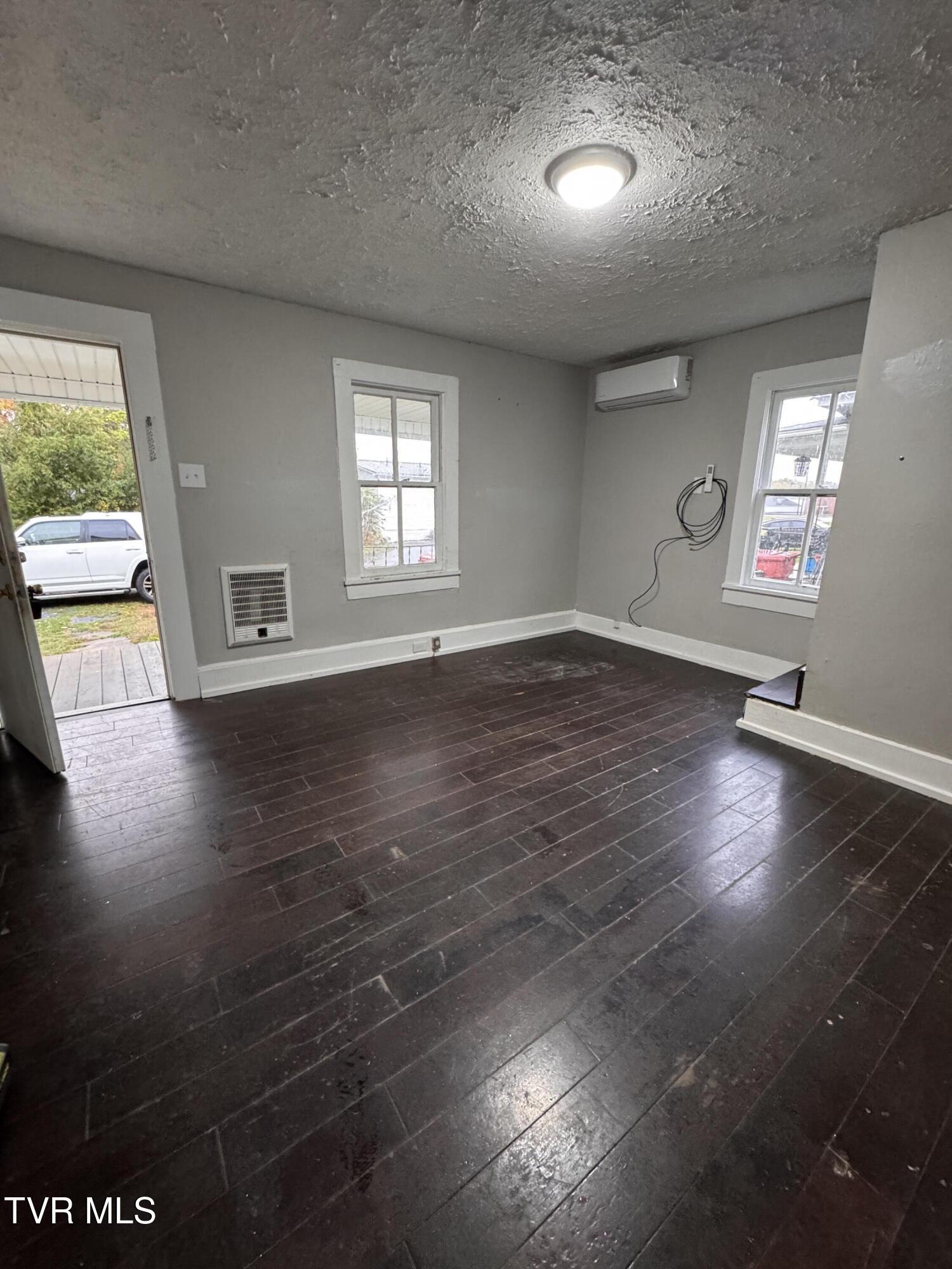 705 Lehigh Street, Unit 12 Johnson City, TN 37604 - Photo 11 of 33 IMG_4684