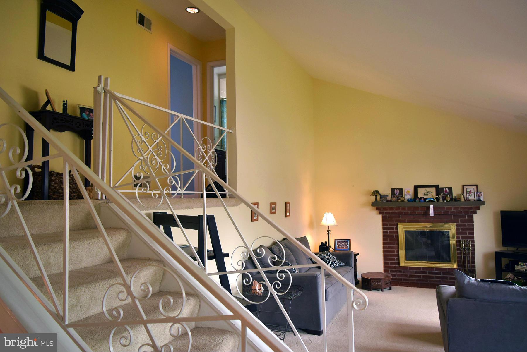 13010 Carney Street Silver Spring, MD 20906 - Photo 2 of 25 Living Room