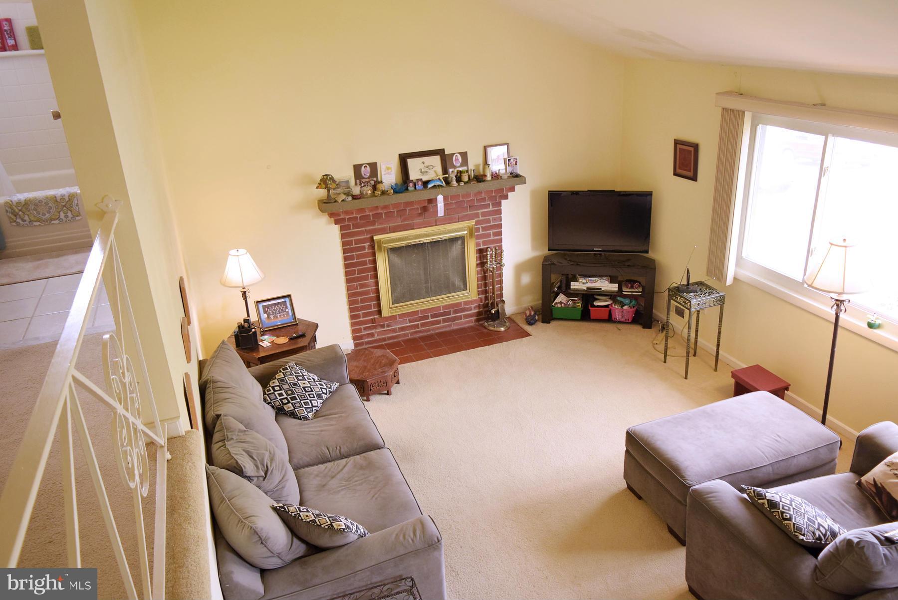 13010 Carney Street Silver Spring, MD 20906 - Photo 5 of 25 Living Room