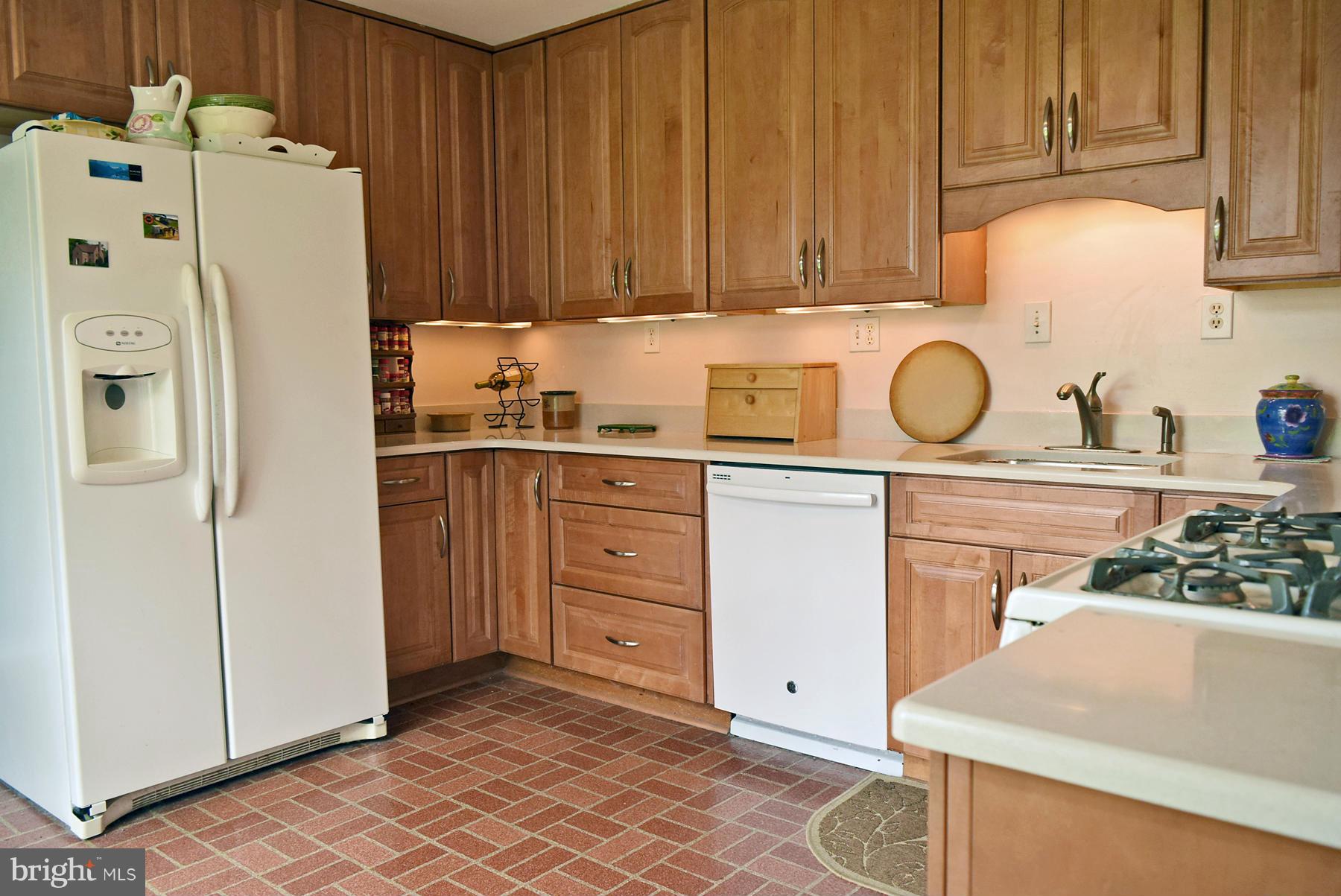 13010 Carney Street Silver Spring, MD 20906 - Photo 6 of 25 Kitchen