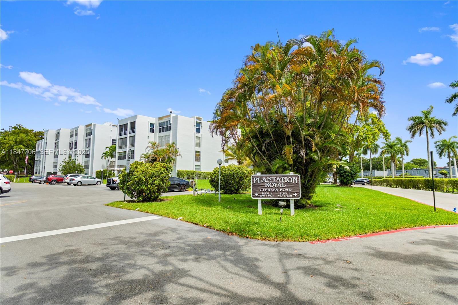 6901 Cypress Road, Unit B18 Plantation, FL 33317 - Photo 1 of 44 Gallery Image 1