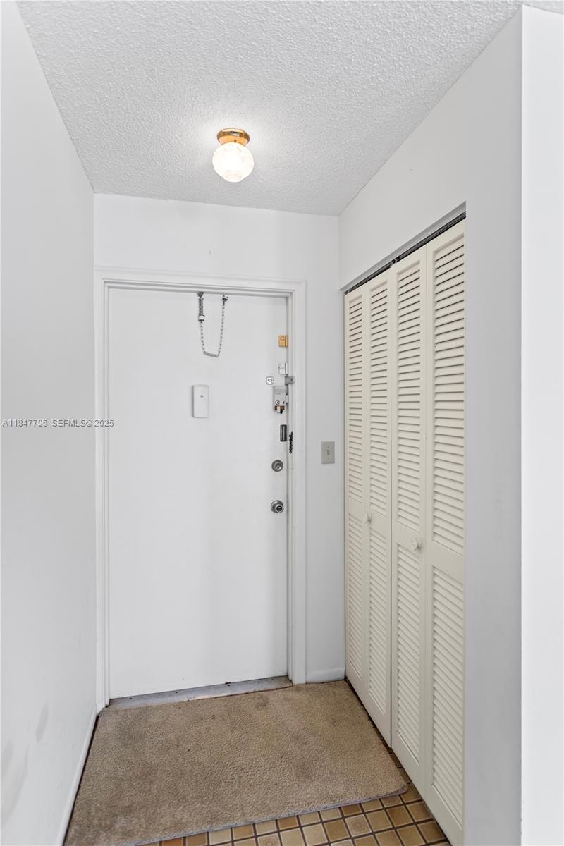 6901 Cypress Road, Unit B18 Plantation, FL 33317 - Photo 11 of 44 Gallery Image 11