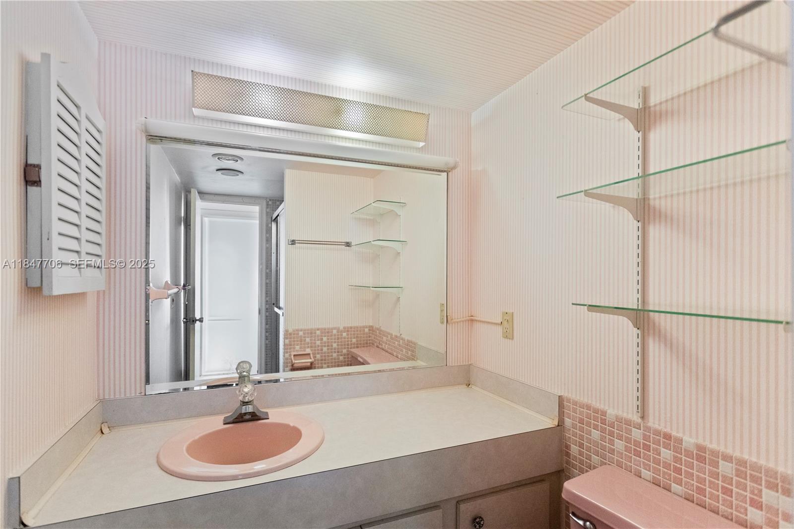 6901 Cypress Road, Unit B18 Plantation, FL 33317 - Photo 21 of 44 Gallery Image 21