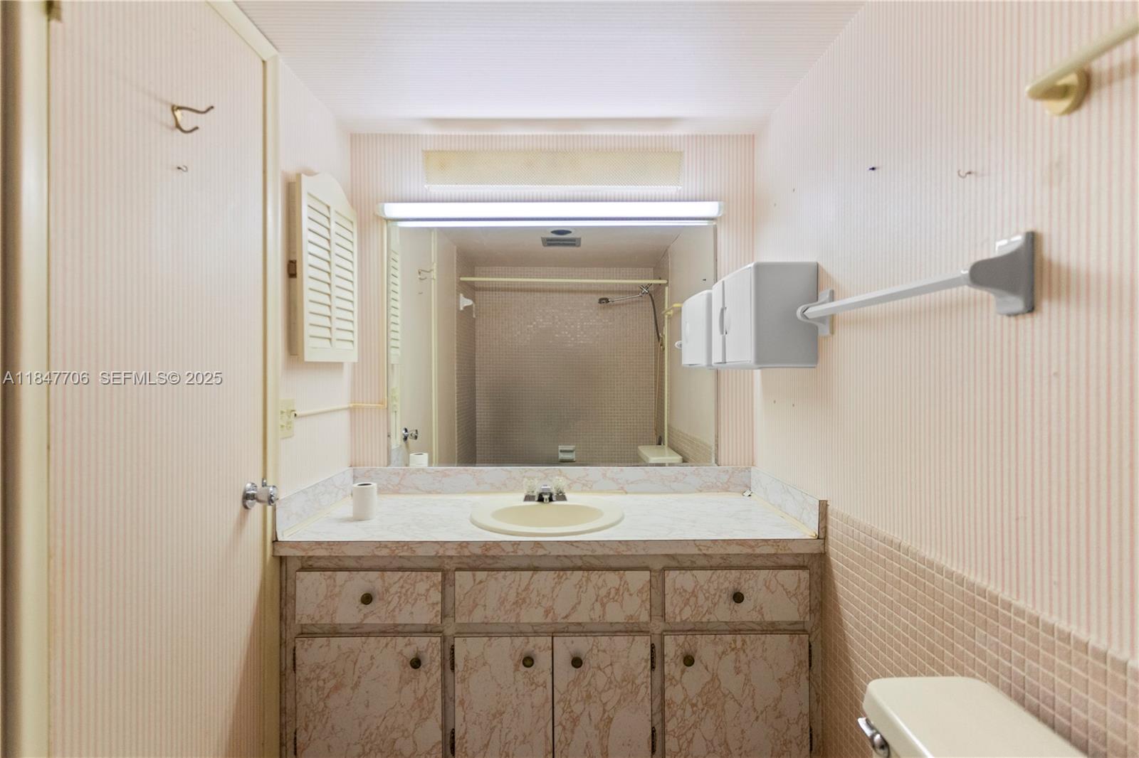 6901 Cypress Road, Unit B18 Plantation, FL 33317 - Photo 30 of 44 Gallery Image 30