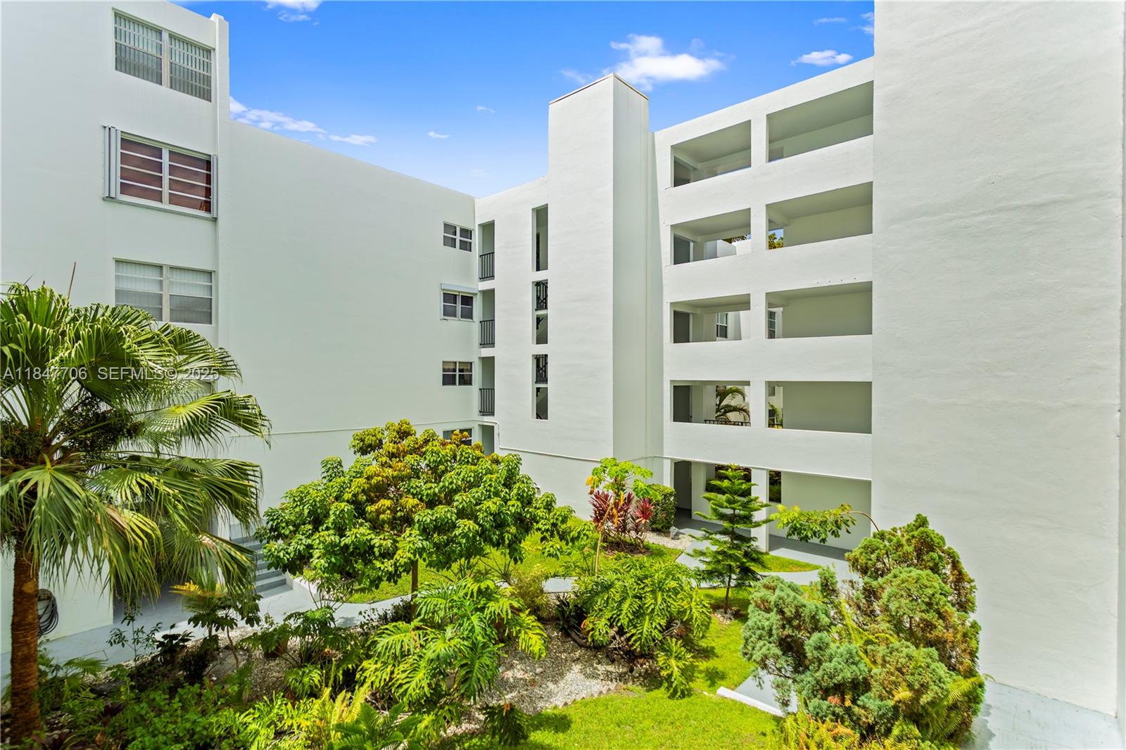 6901 Cypress Road, Unit B18 Plantation, FL 33317 - Photo 39 of 44 Gallery Image 39