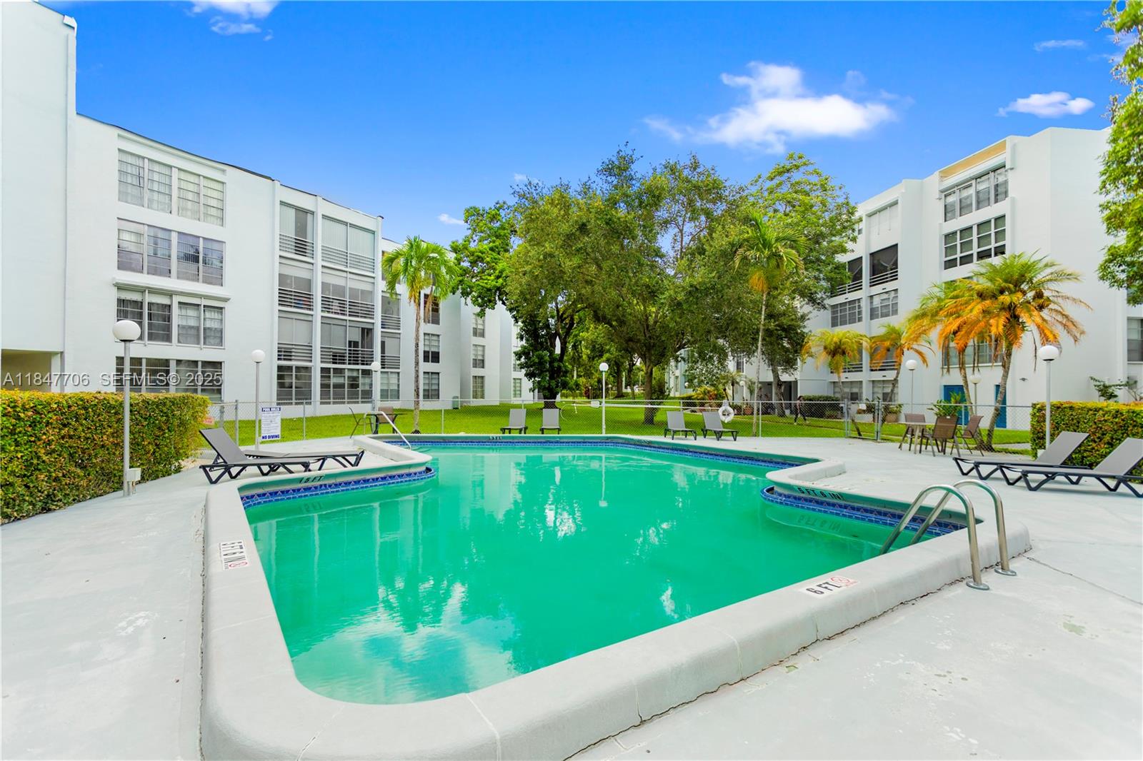 6901 Cypress Road, Unit B18 Plantation, FL 33317 - Photo 41 of 44 Gallery Image 41
