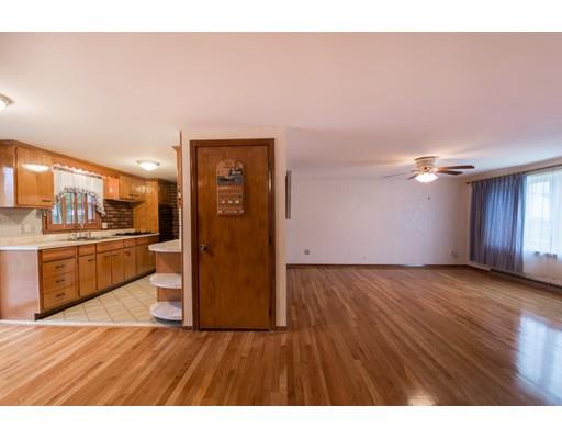 659 Mohawk Road Somerset, MA 02726 - Photo 8 of 24 Gallery Image 8