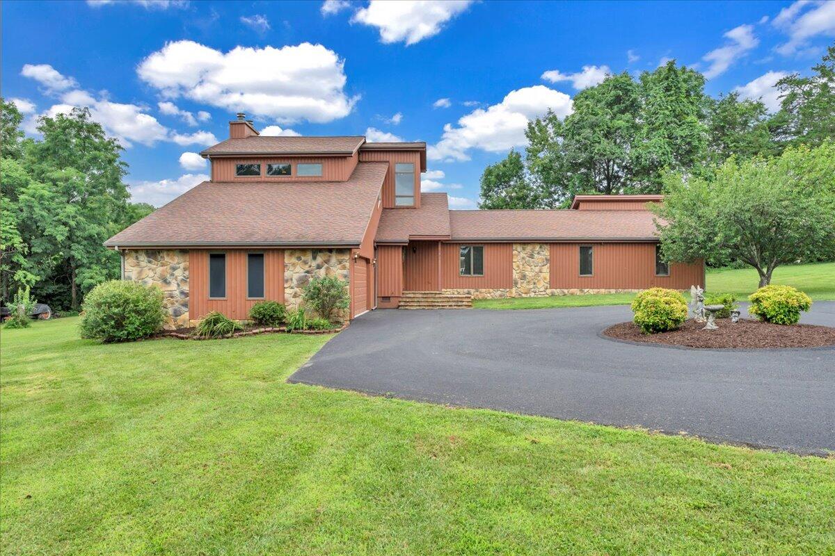 6720 Albert Road Roanoke, VA 24019 - Photo 1 of 51 Stunning Contemporary Architecture