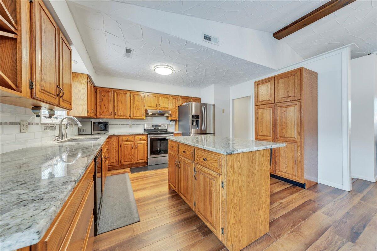 6720 Albert Road Roanoke, VA 24019 - Photo 13 of 51 High End Finishes and Style