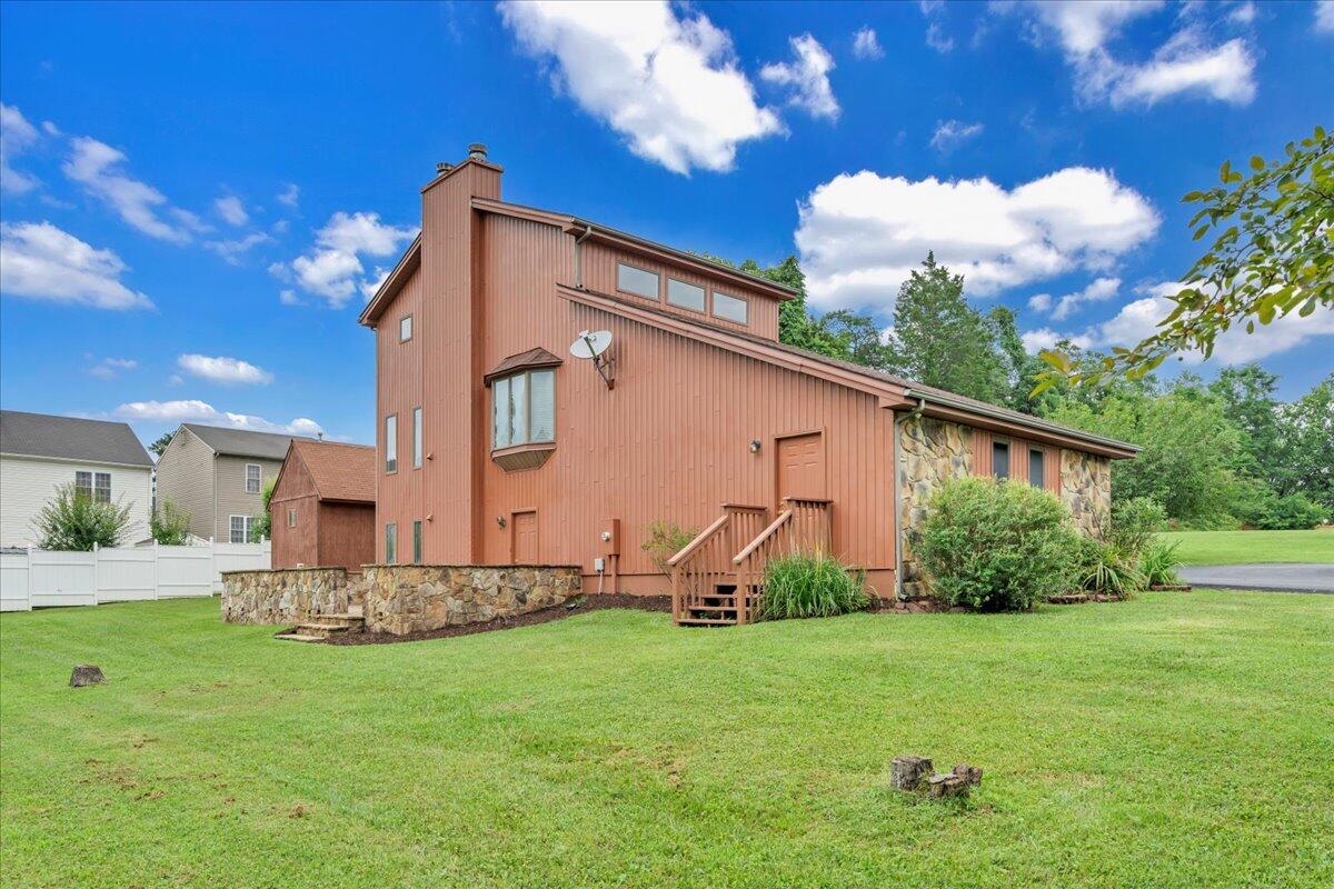 6720 Albert Road Roanoke, VA 24019 - Photo 40 of 51 Side View of Home