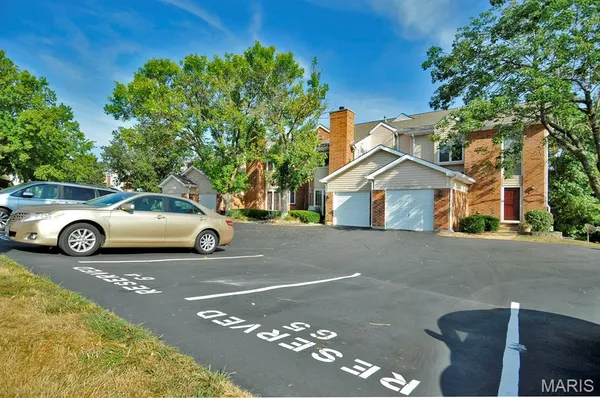 $169,900 | 1034 Alpine Ridge Drive, Unit G5, Ballwin, MO 63021