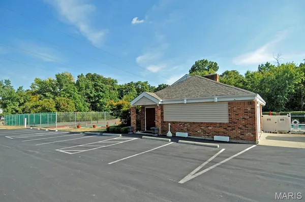 $169,900 | 1034 Alpine Ridge Drive, Unit G5, Ballwin, MO 63021