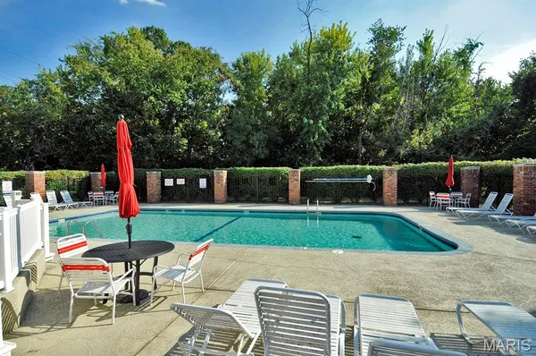 $169,900 | 1034 Alpine Ridge Drive, Unit G5, Ballwin, MO 63021