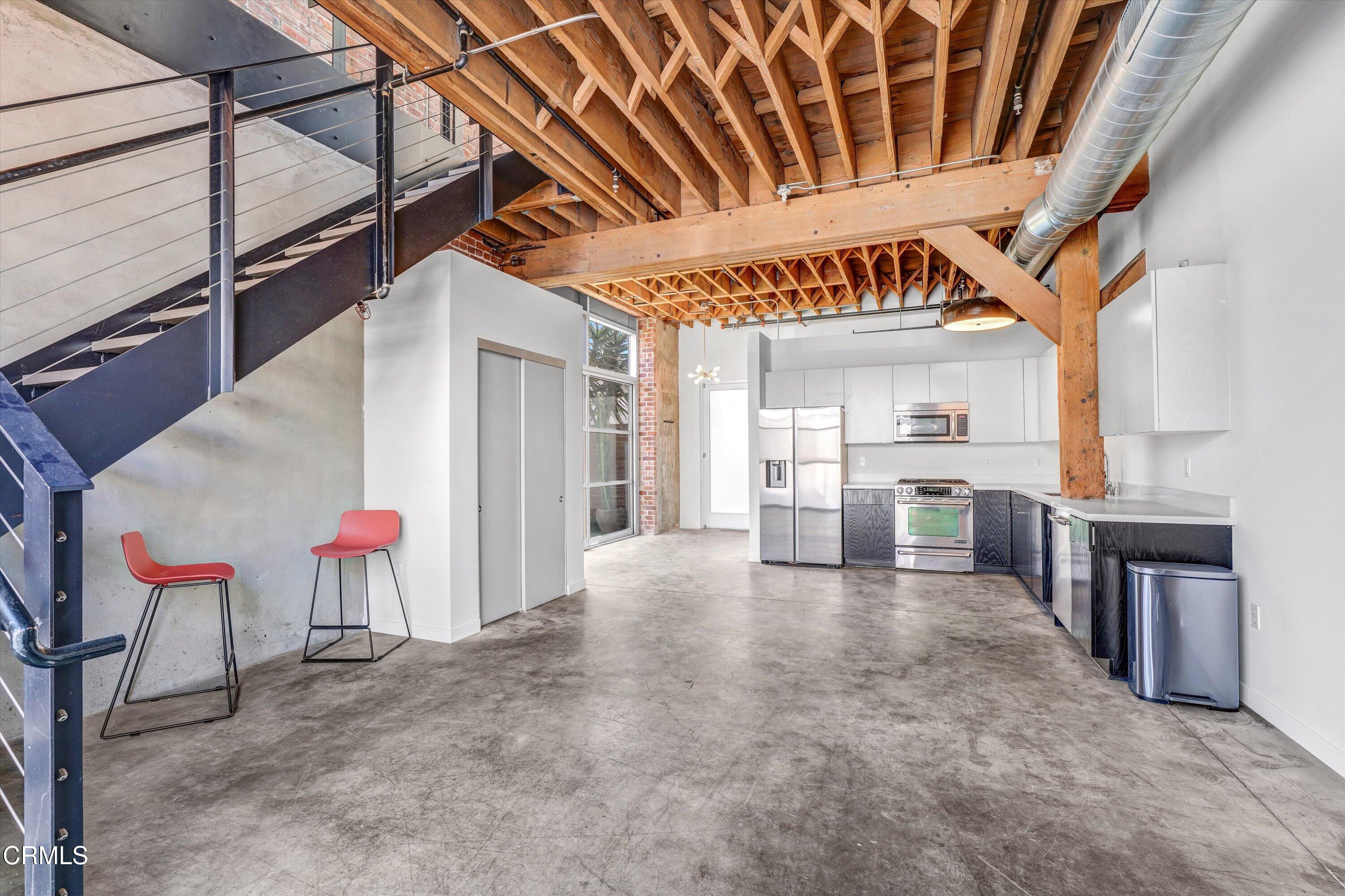 a view of livingroom with furniture