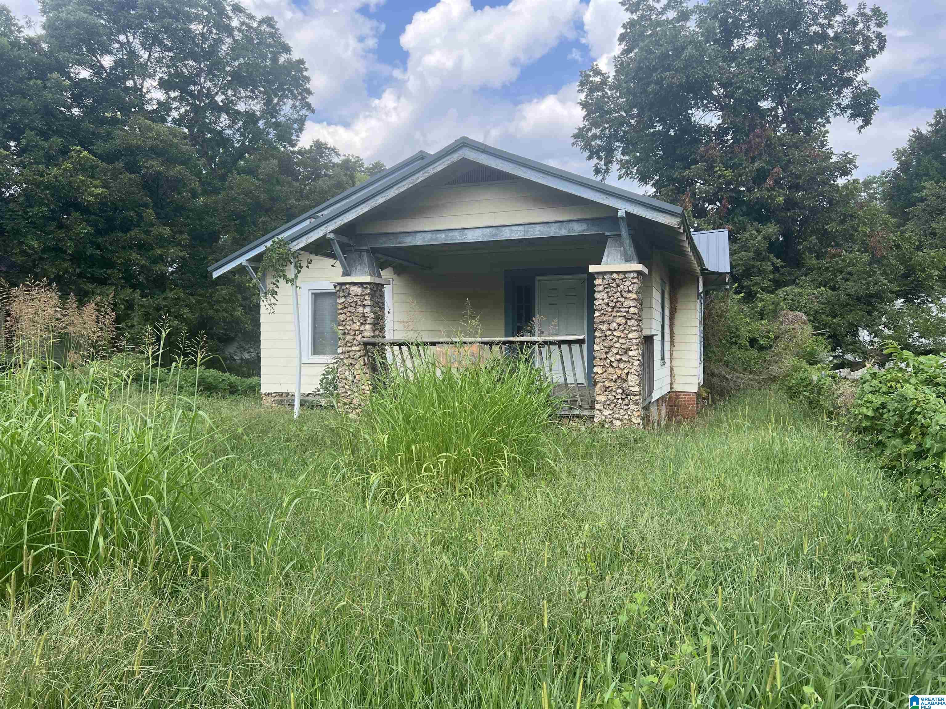 516 Southwest Fulton Avenue Birmingham, AL 35211 - Photo 1 of 10