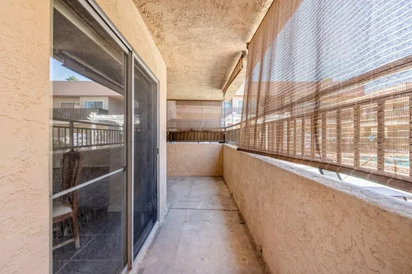 $259,000 | 400 North Sunrise Way, Unit 136, Palm Springs, CA 92262