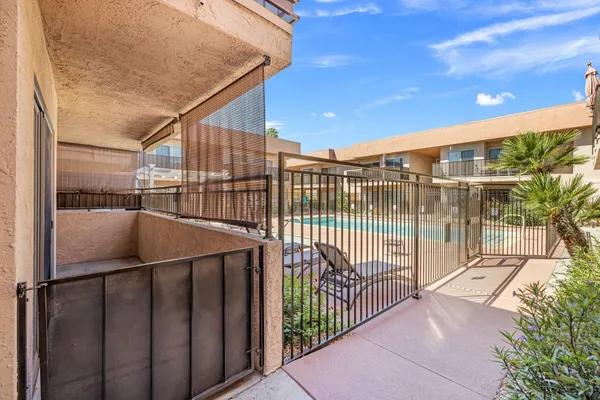 $259,000 | 400 North Sunrise Way, Unit 136, Palm Springs, CA 92262