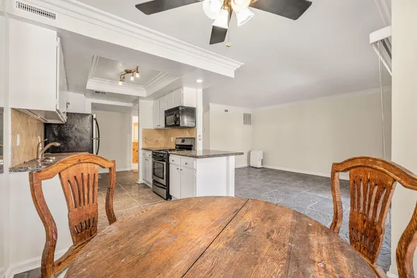 $259,000 | 400 North Sunrise Way, Unit 136, Palm Springs, CA 92262