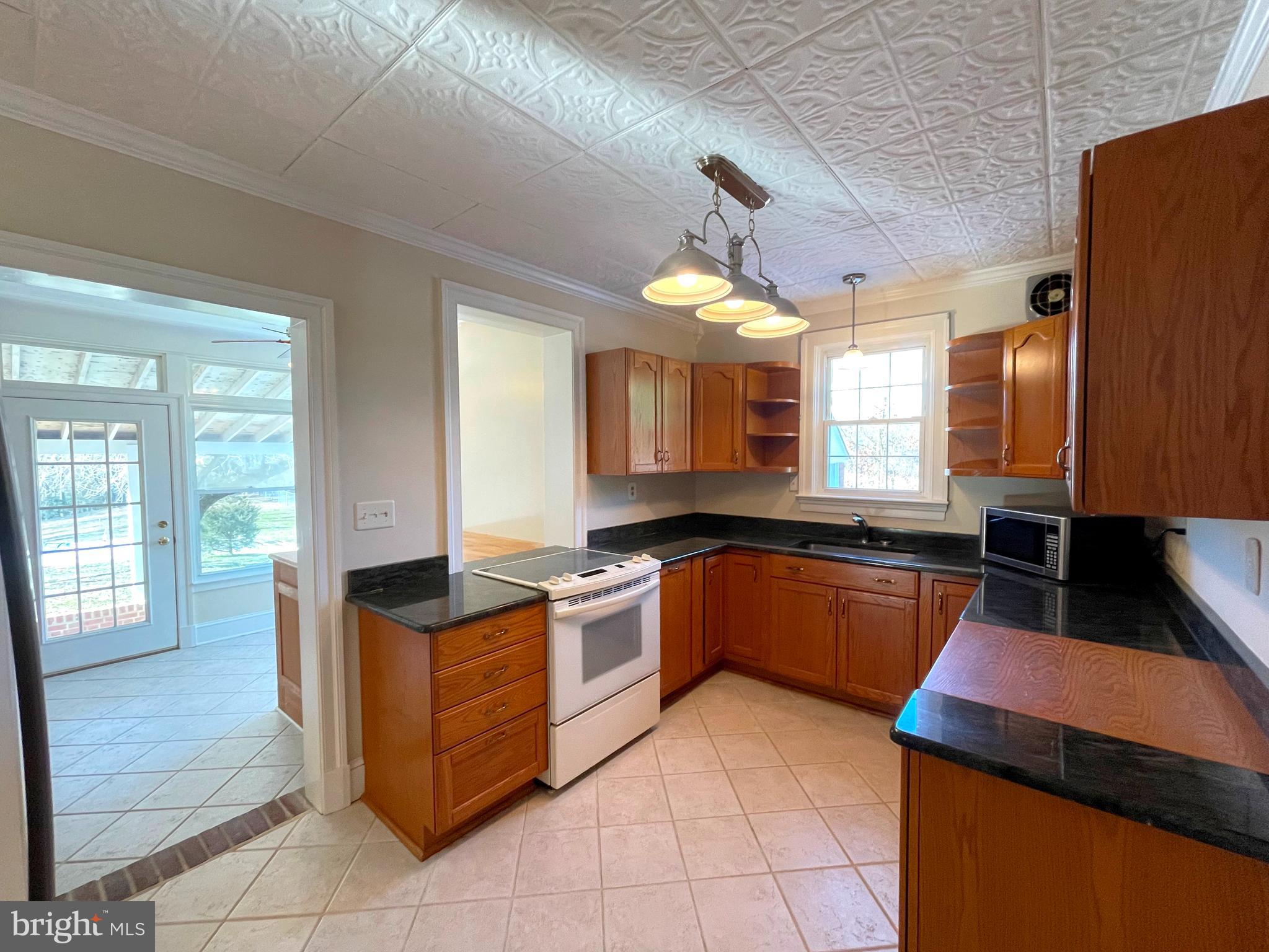 4085 Hallowing Point Road Prince Frederick, MD 20678 - Photo 9 of 41 Kitchen