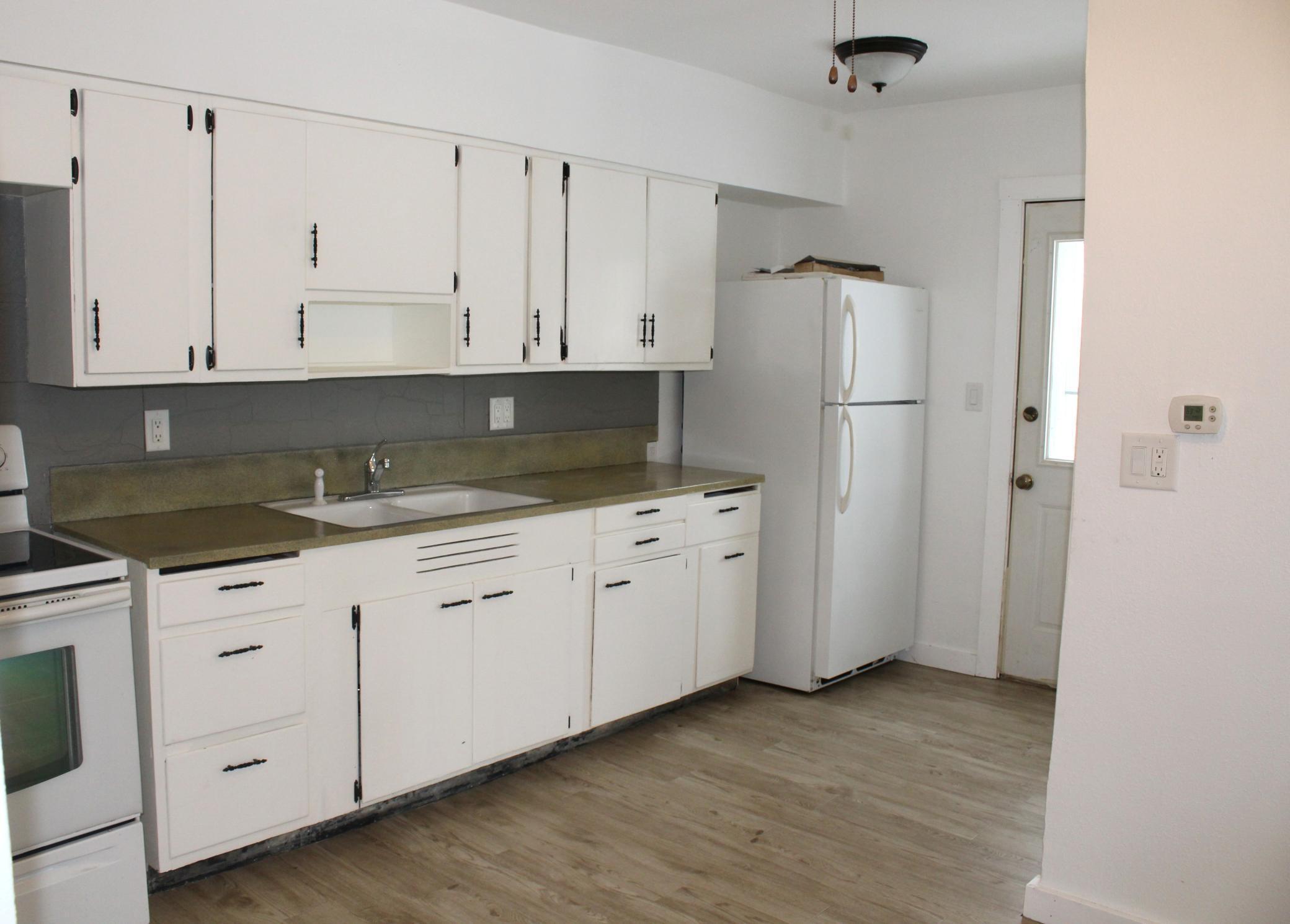 118 4th Street Southwest Staples, MN 56479 - Photo 2 of 13