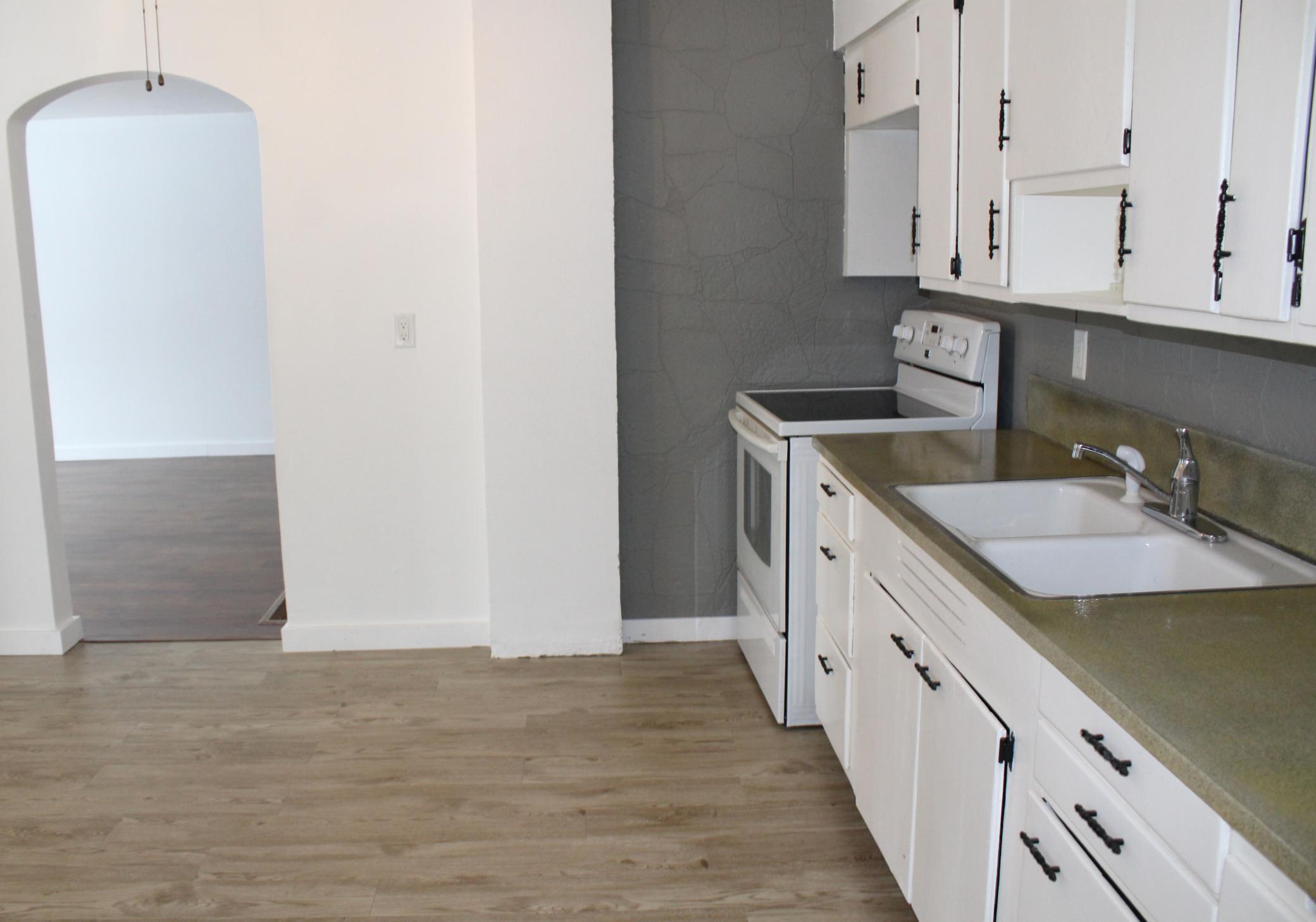 118 4th Street Southwest Staples, MN 56479 - Photo 4 of 13