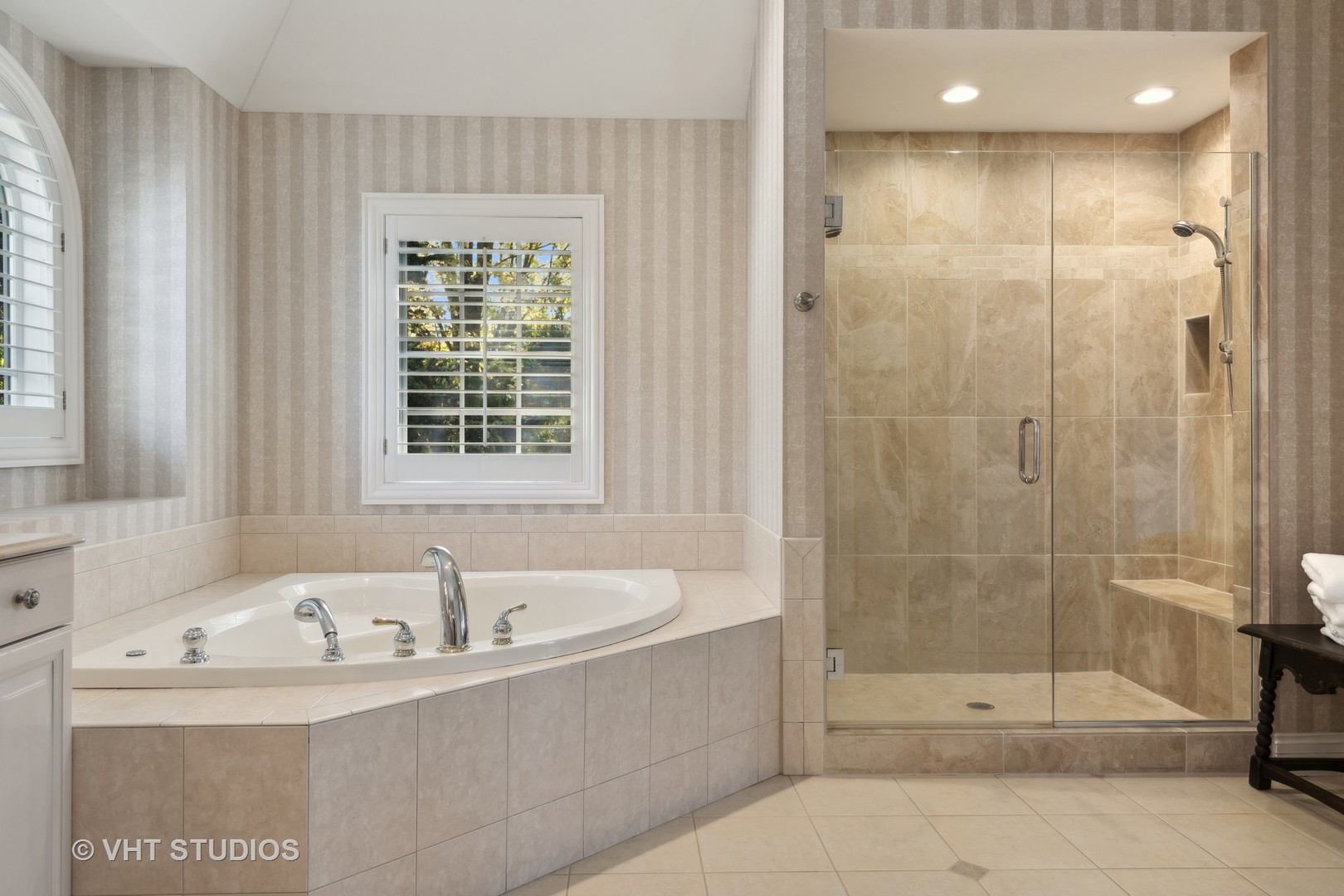 5 Porter School Road Barrington, IL 60010 - Photo 42 of 79 a white bath tub sitting next to a shower