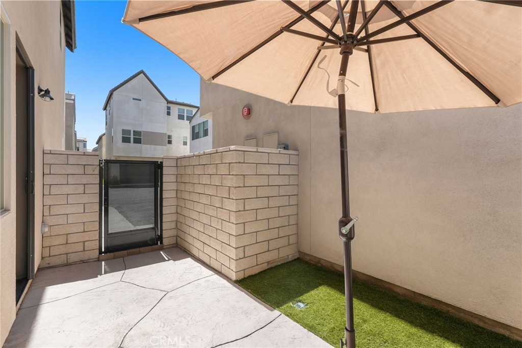 27367 Thunder Ridge Valencia, CA 91381 - Photo 29 of 43 Gallery Image 29
