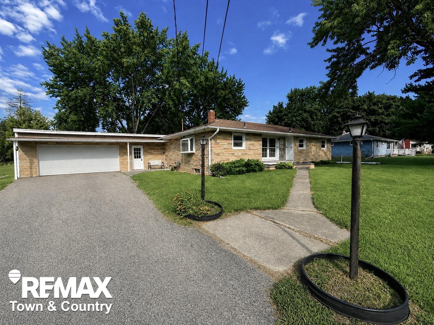 626 South McKinley Road Flushing, MI 48433 - Photo 3 of 34 50220416-2466112d-cc48-4e8b-adfb-0edc2a8969a5.JPG